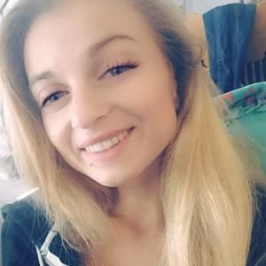 Meet your Posher, Casey